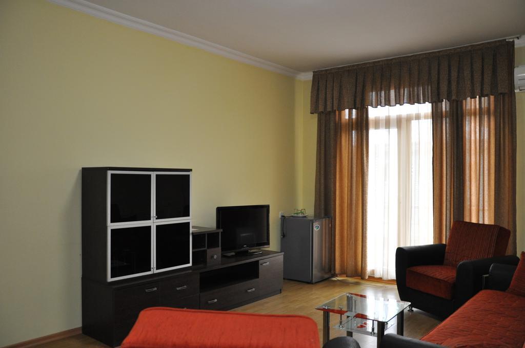 Prestige Hotel Batumi Room photo
